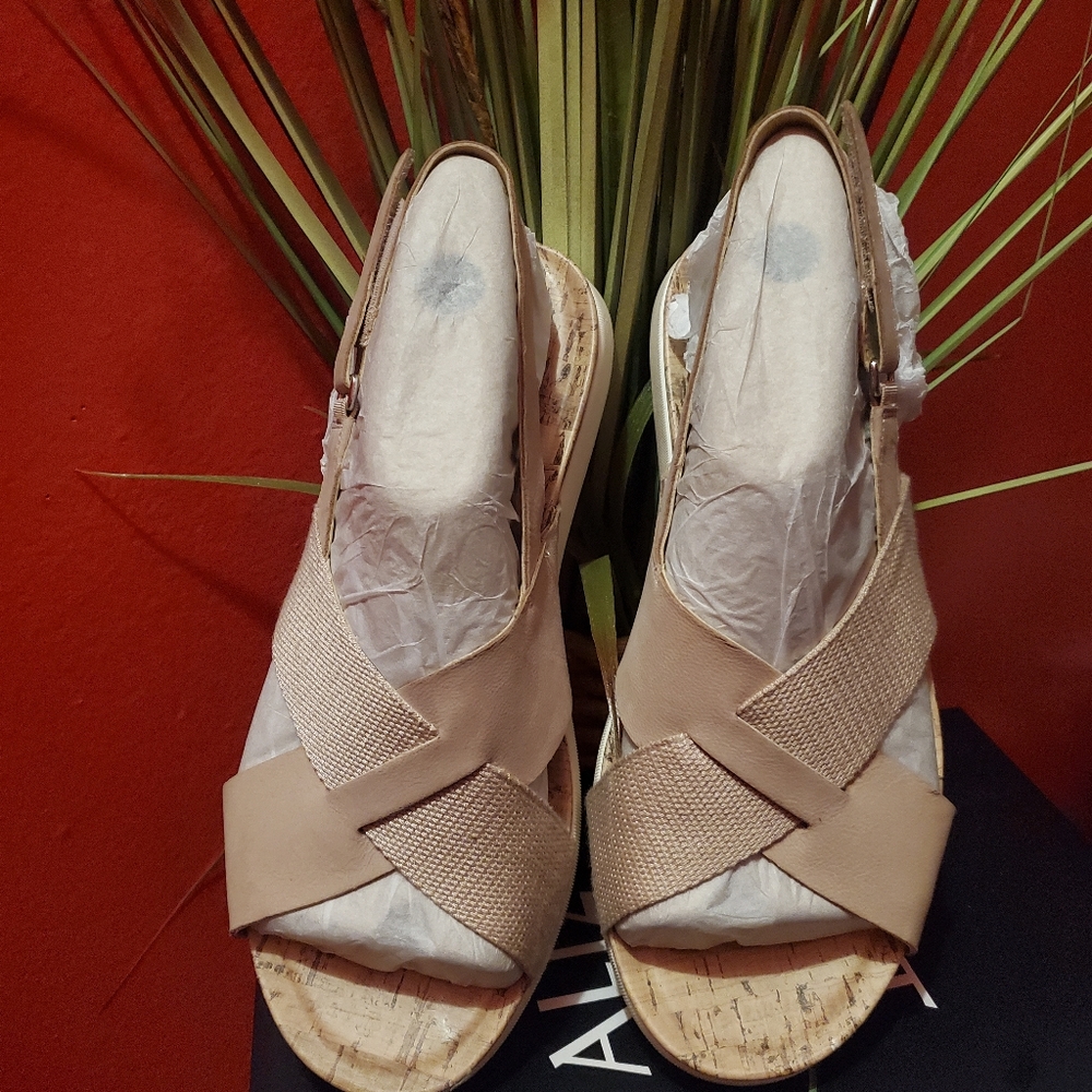 Women sandals